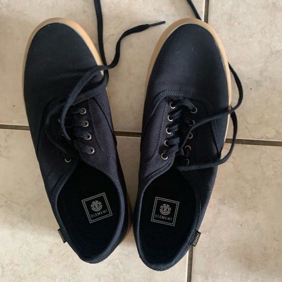 Element skateboard and casual sneaker - Picture 2 of 2